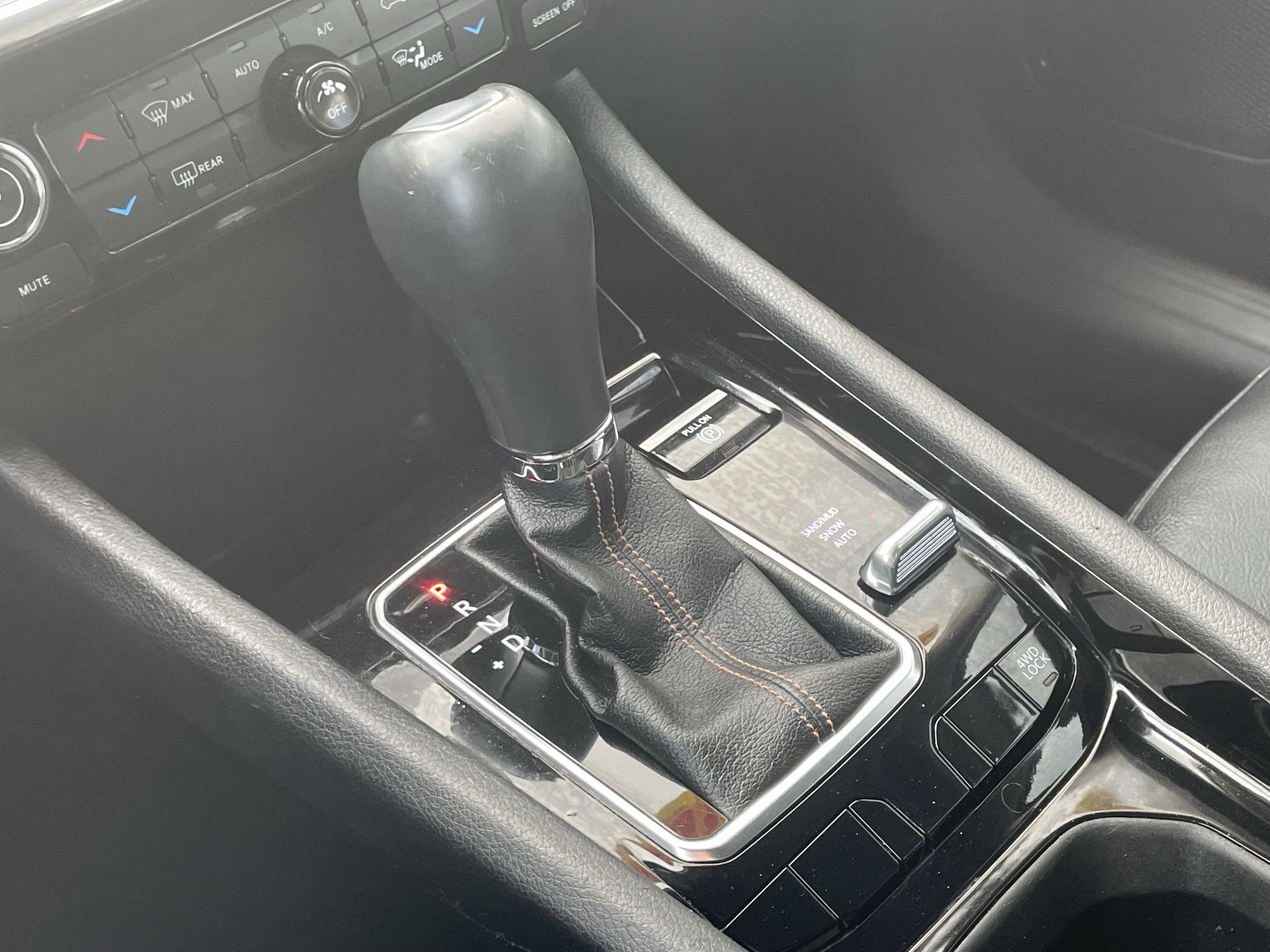 Used 2022 Jeep Compass Limited image 23