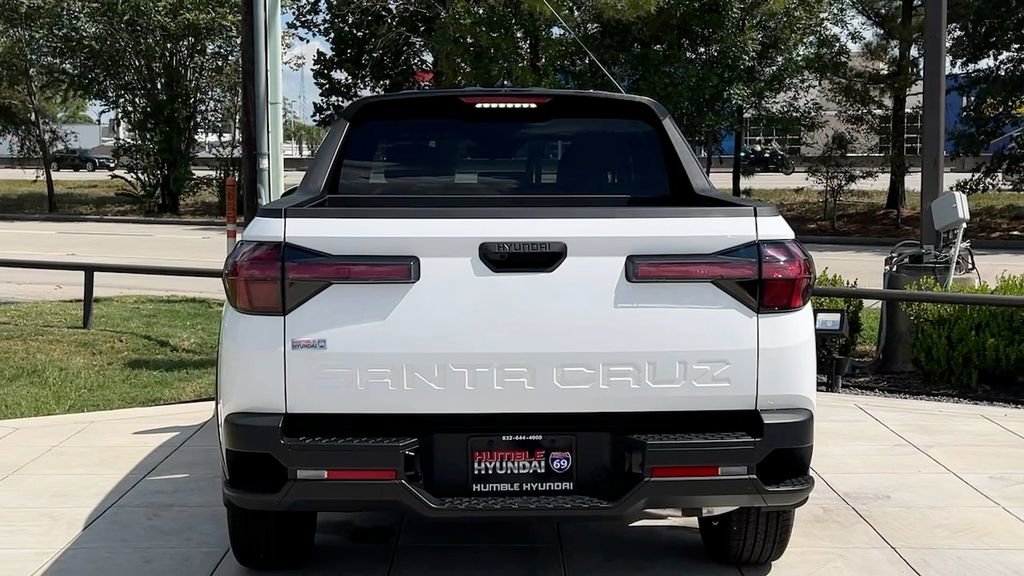 Used 2025 Hyundai Santa Cruz SE image 17
