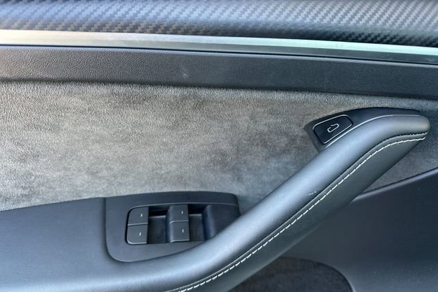 Used 2023 Tesla Model Y Long Range AWD/4WD image 12