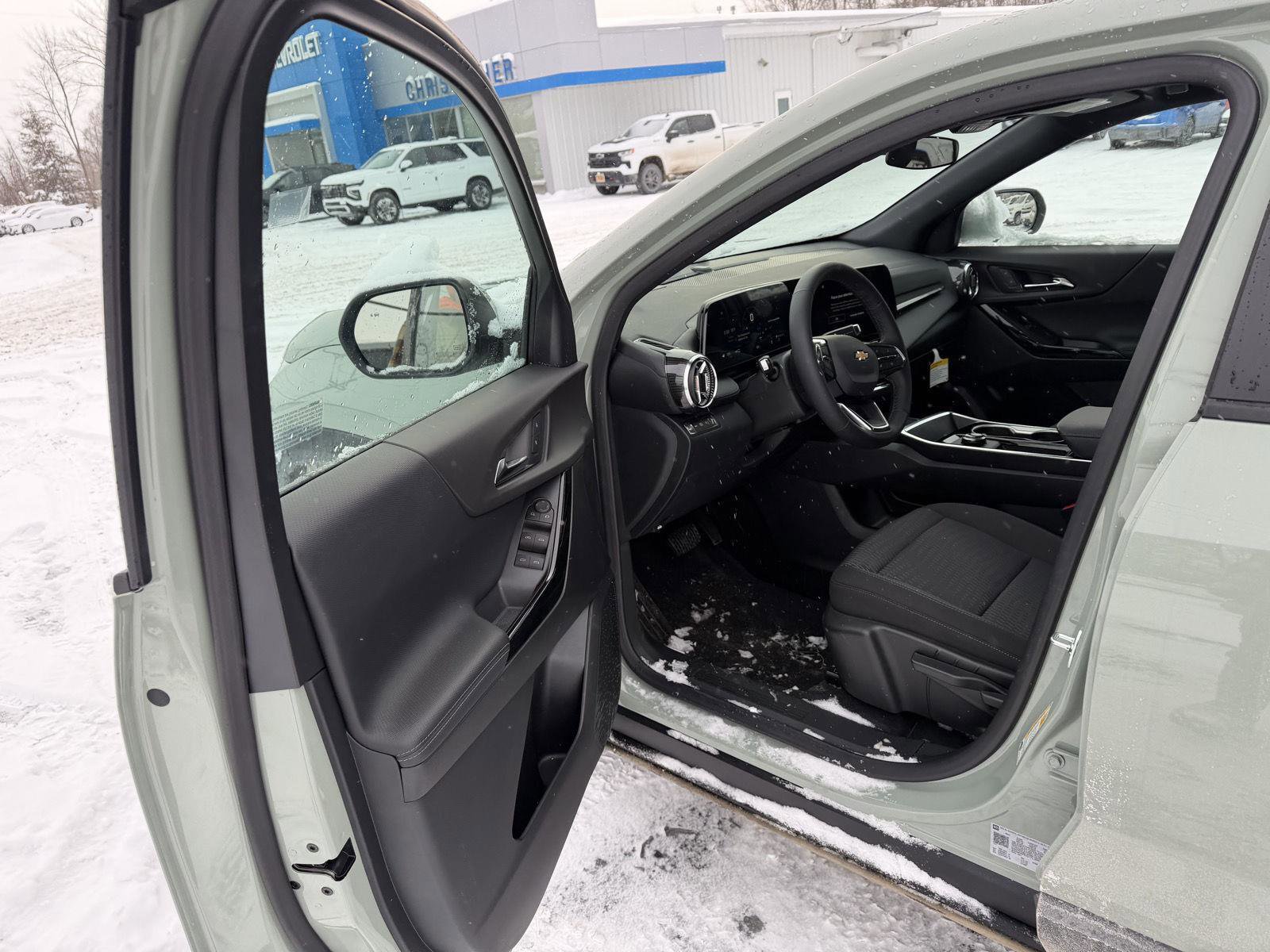 New 2026 Chevrolet Equinox LT image 9