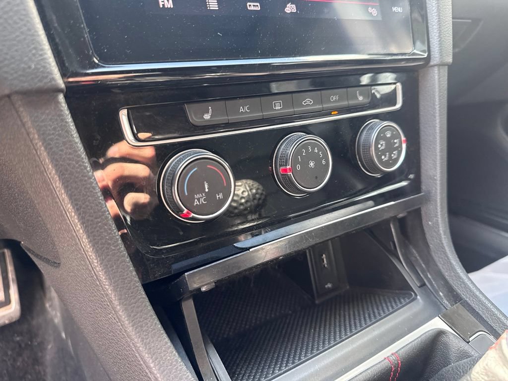 Used 2019 Volkswagen GTI SE FWD image 27