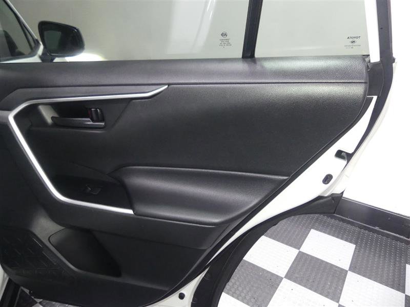 Used 2021 Toyota RAV4 LE image 25