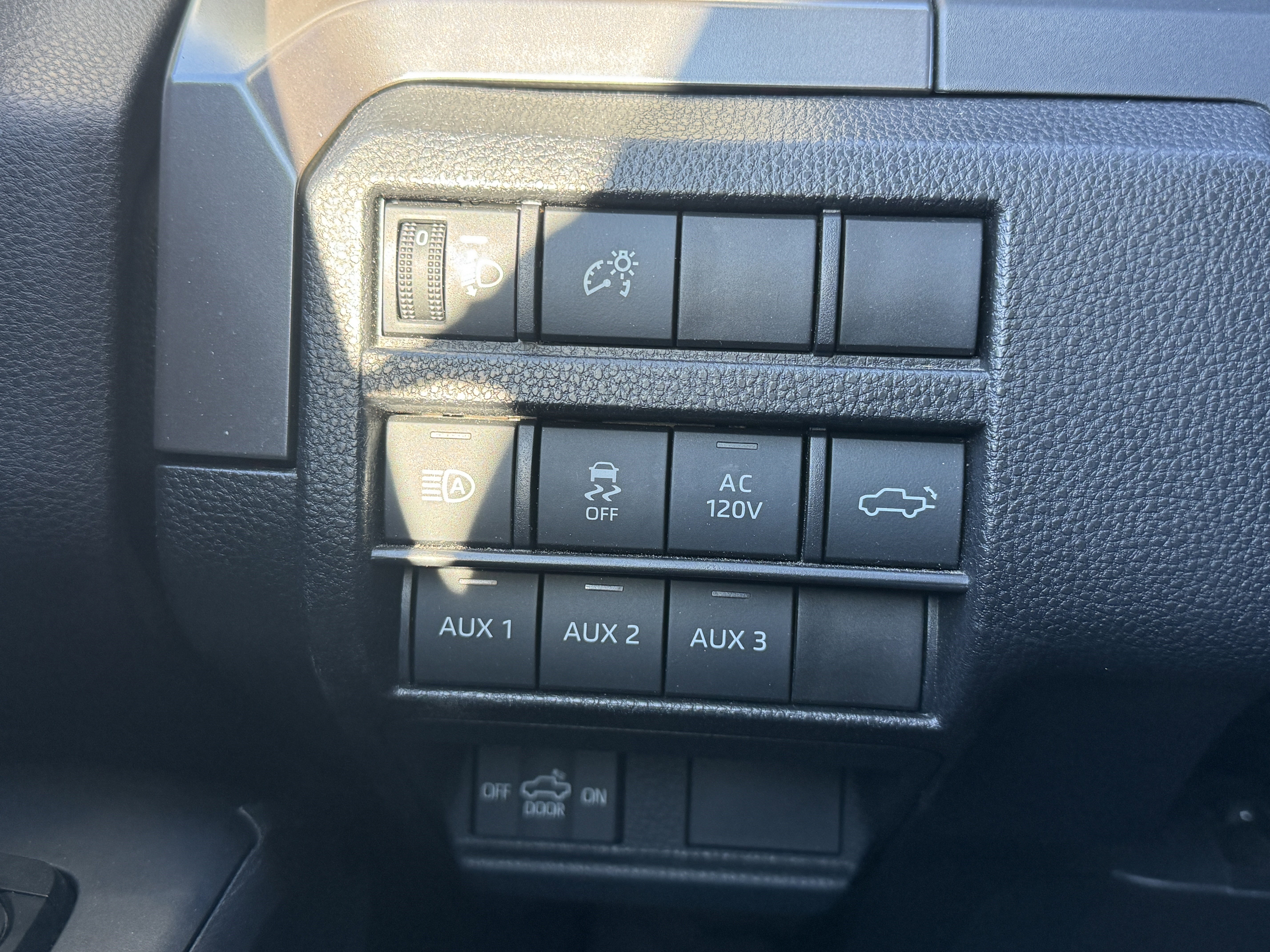 Used 2024 Toyota Tacoma TRD Off-Road image 32