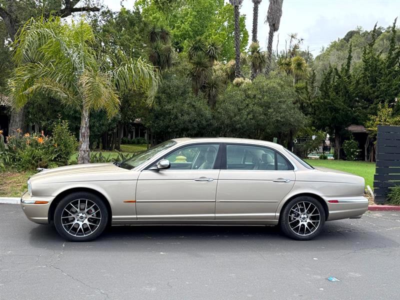 Used 2005 Jaguar XJ8 L image 2