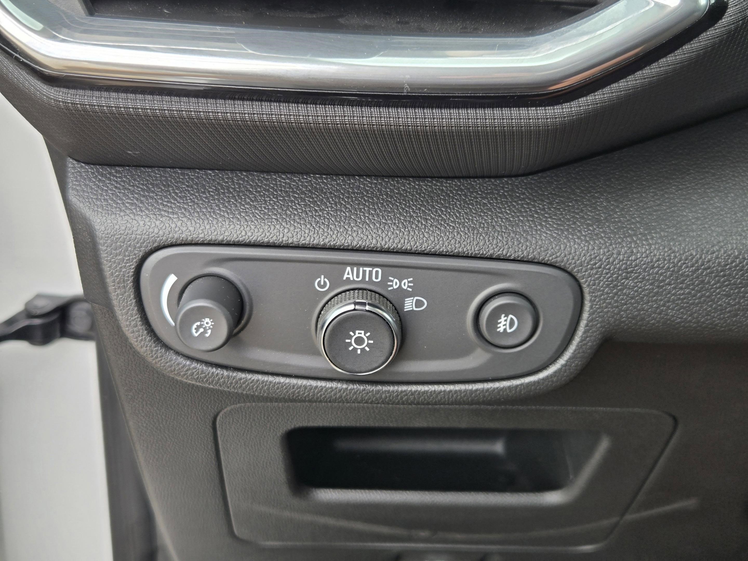 Used 2023 Chevrolet TrailBlazer LT FWD image 16