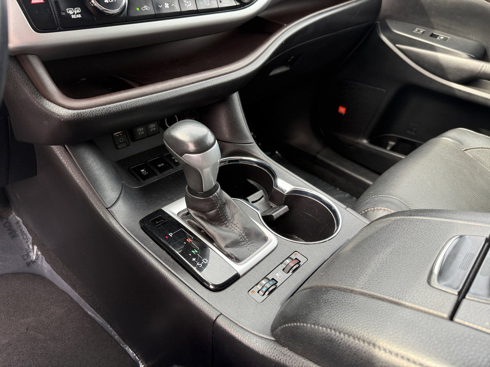 Used 2017 Toyota Highlander Limited image 13