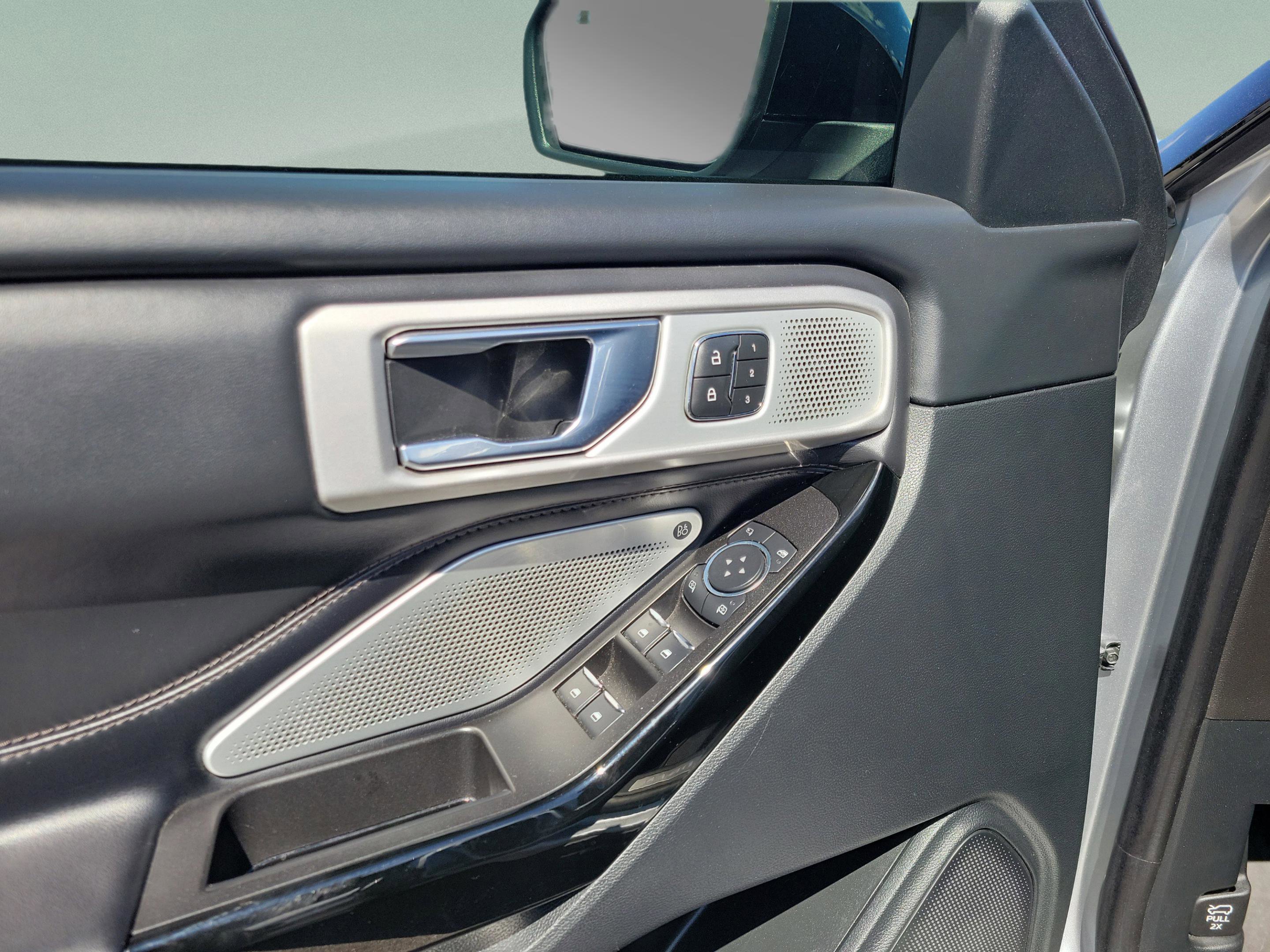 Used 2021 Ford Explorer Platinum w/ Equipment Group 601A image 6