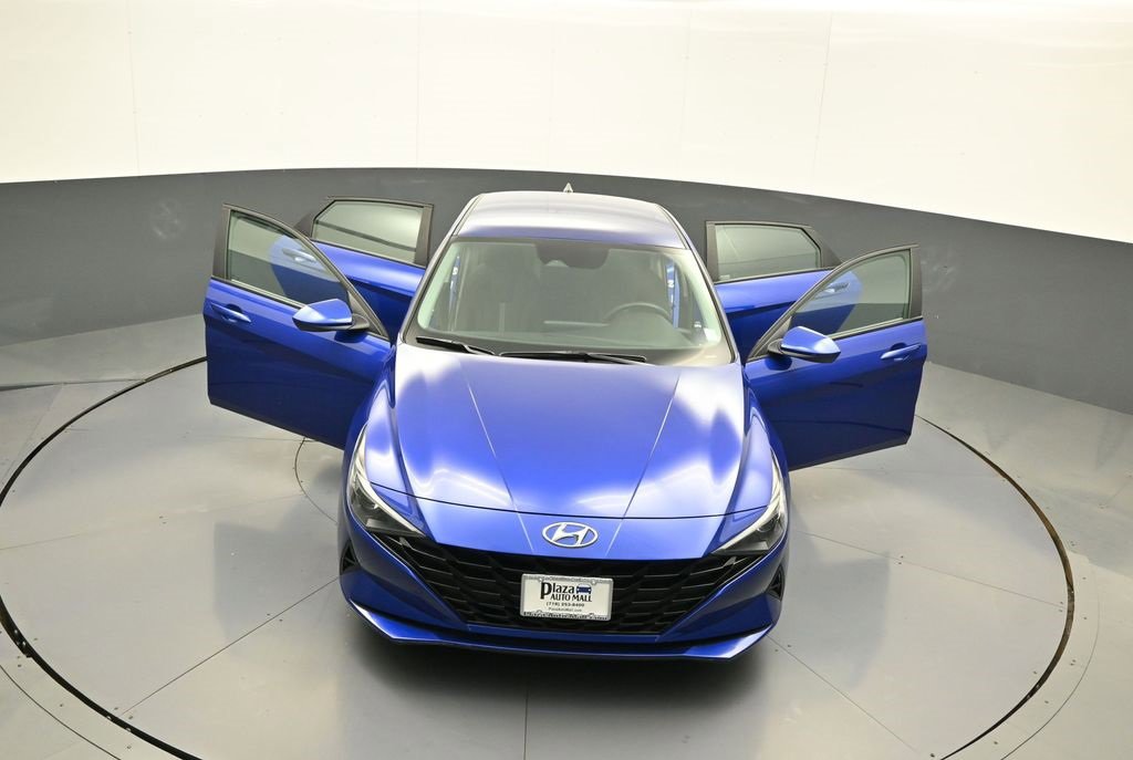 Certified 2023 Hyundai Elantra SE w/ Cargo Package image 45