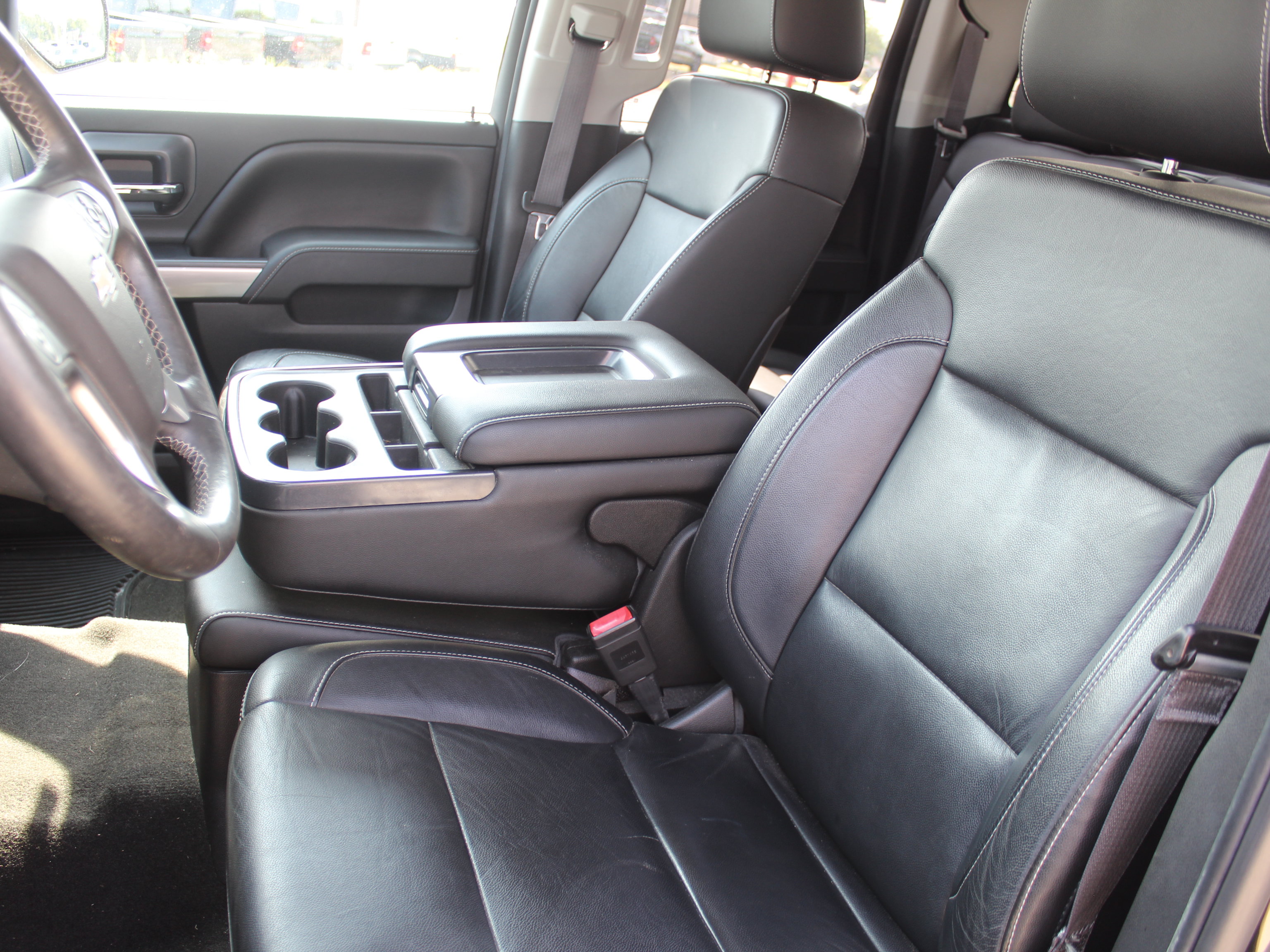 Used 2015 Chevrolet Silverado 1500 LT w/ LT Convenience Package AWD/4WD image 13