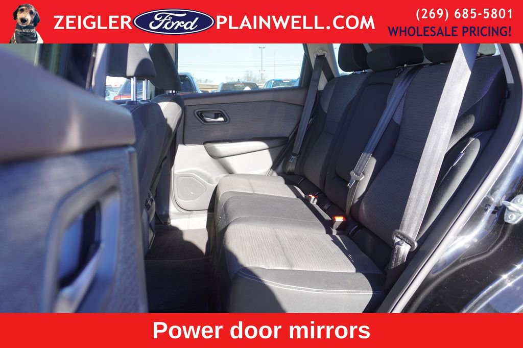 Used 2023 Nissan Rogue SV image 11