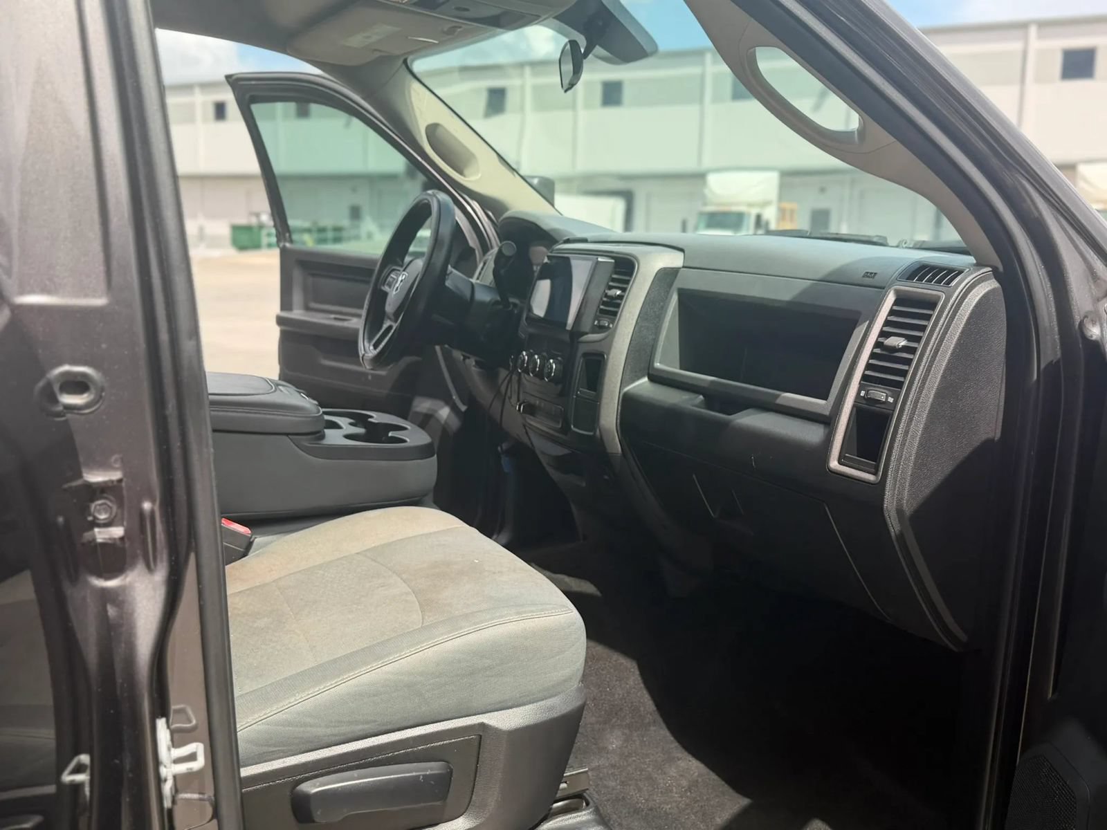 Used 2018 RAM 2500 Tradesman w/ Chrome Appearance Group RWD image 23