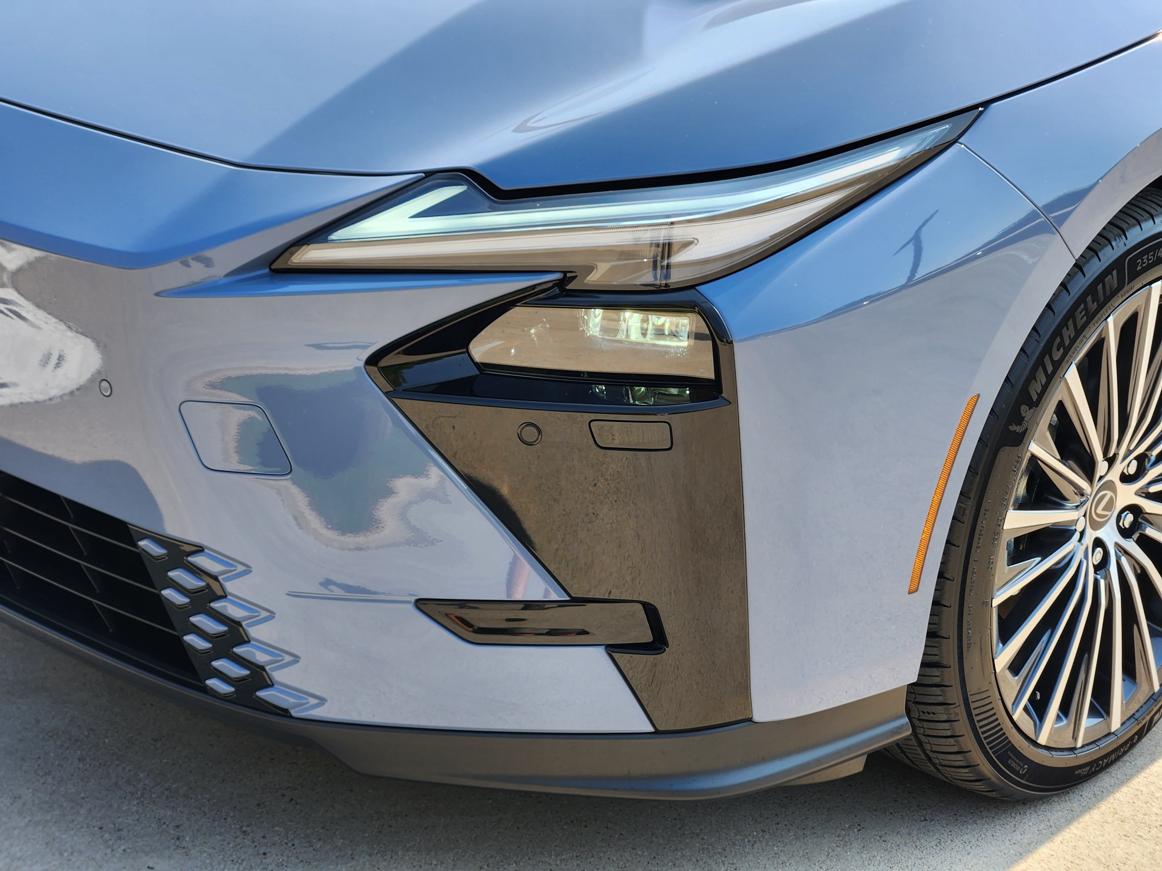 New 2026 Lexus ES 350e FWD image 5