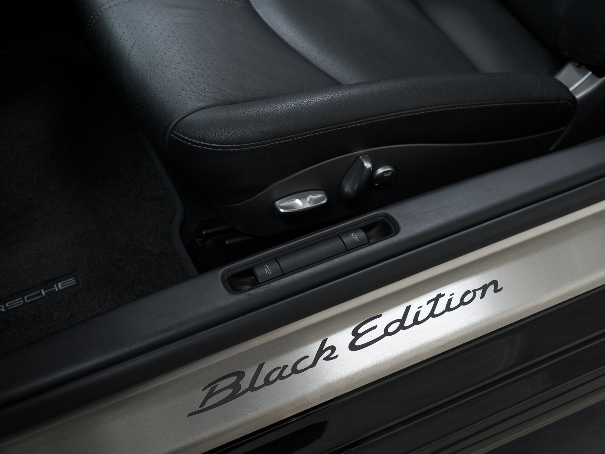 Used 2012 Porsche 911 Carrera Black Edition image 15