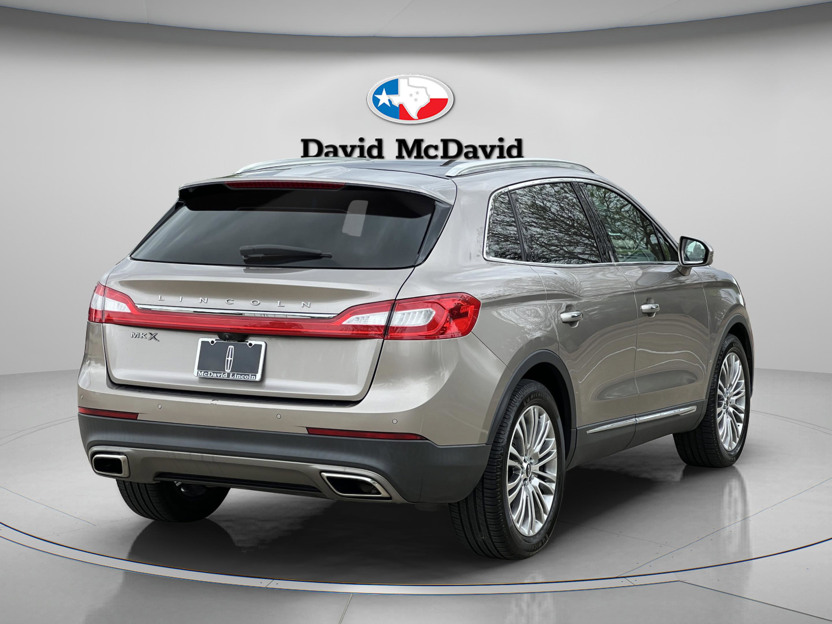 Used 2018 Lincoln MKX Reserve w/ Cargo Accessories Package image 7