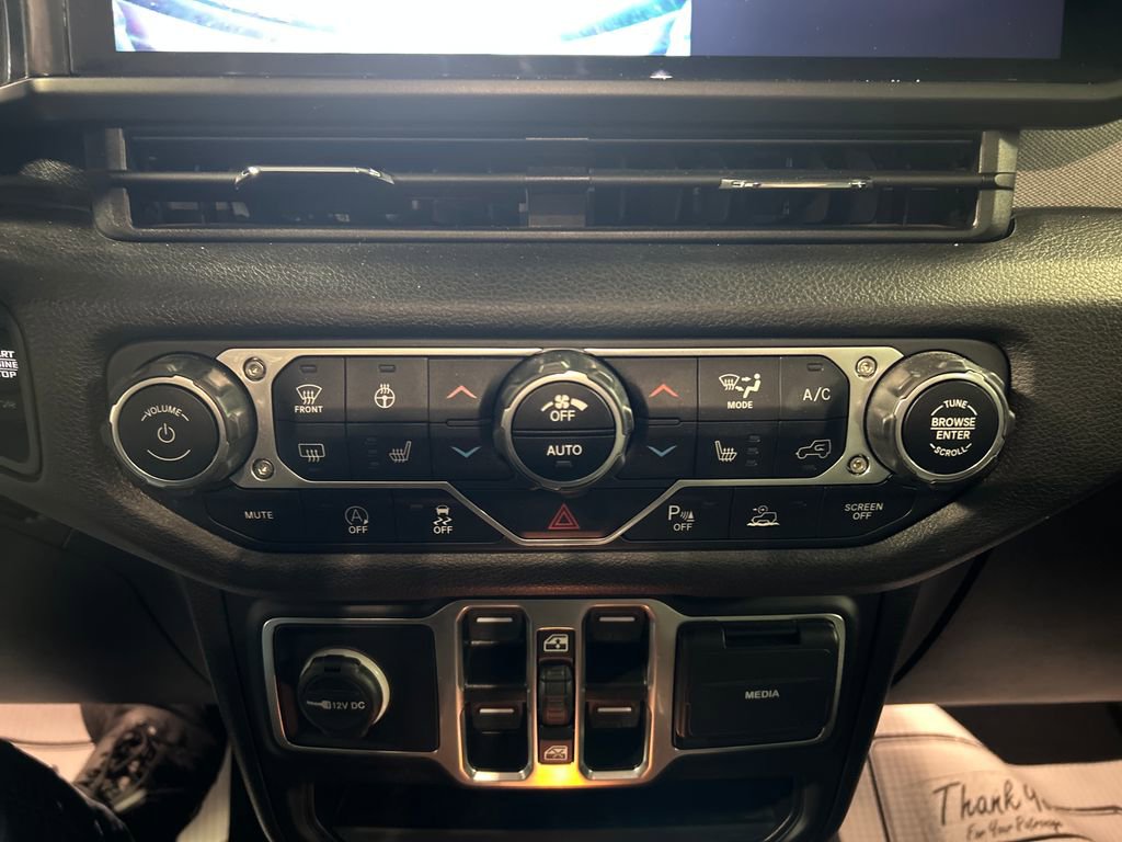 Used 2024 Jeep Wrangler Unlimited Sport AWD/4WD image 19
