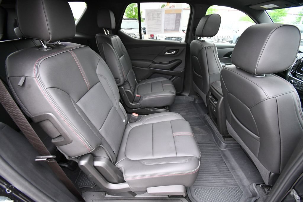 Used 2023 Chevrolet Traverse RS AWD/4WD image 21