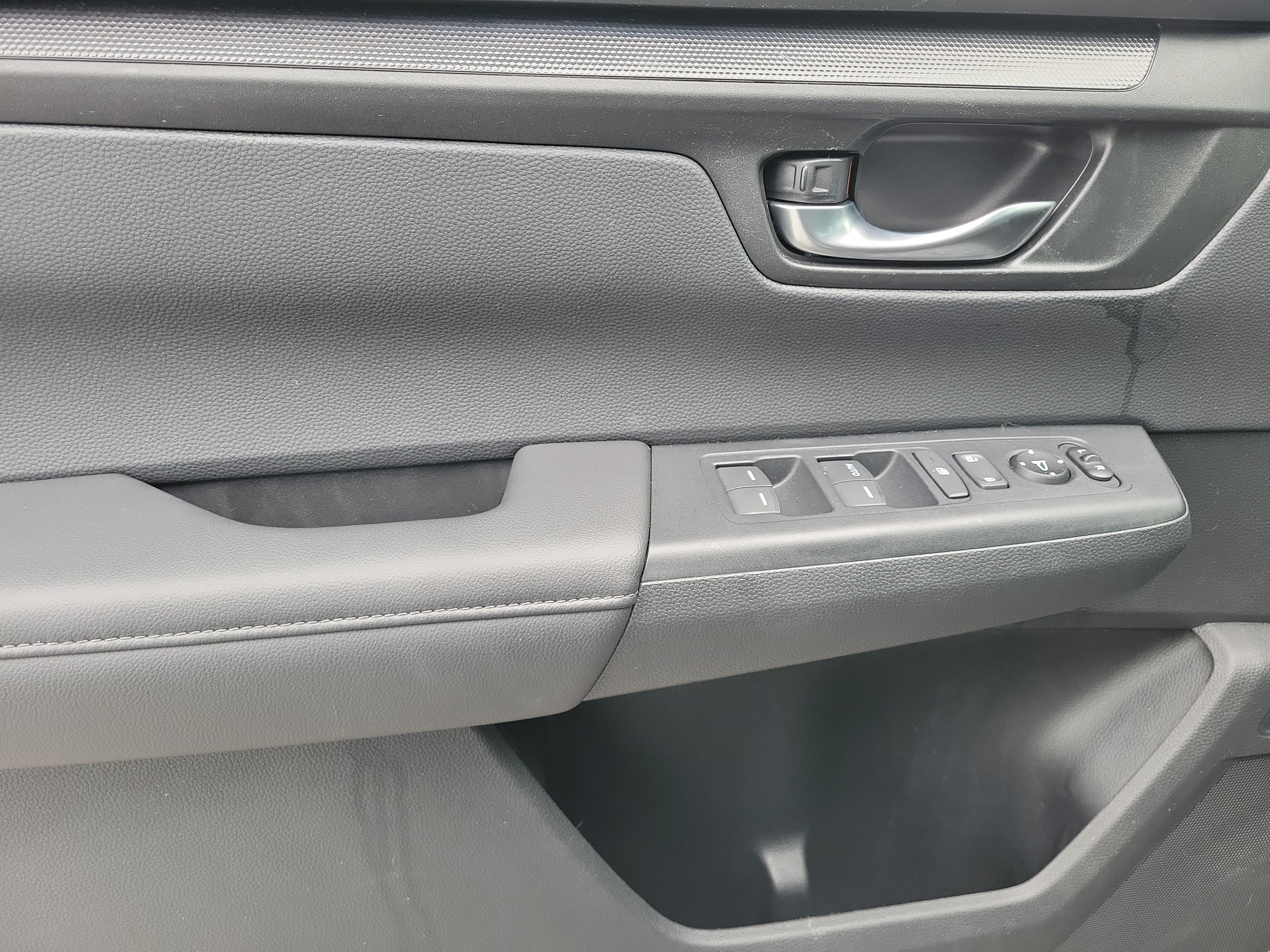 Used 2024 Honda CR-V LX image 21
