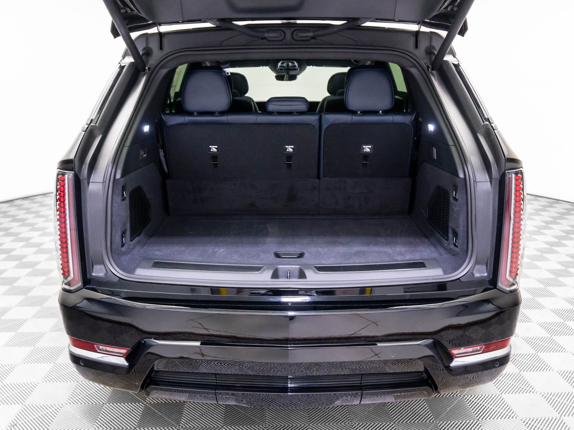 New 2025 Cadillac Escalade IQ Sport 2 w/ LPO, ONYX Package image 35