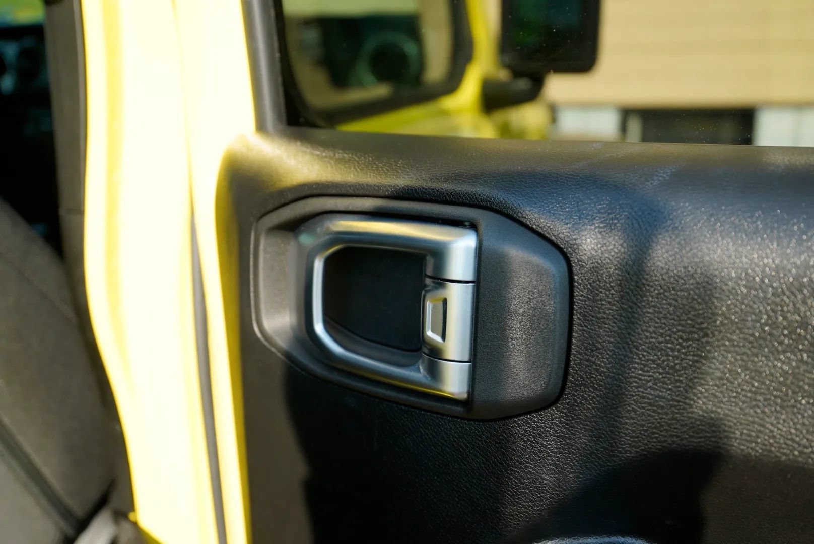 Used 2023 Jeep Wrangler Unlimited w/ Sun & Screen Package AWD/4WD image 36