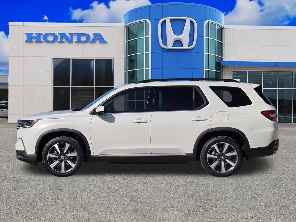 Used 2024 Honda Pilot Touring image 6