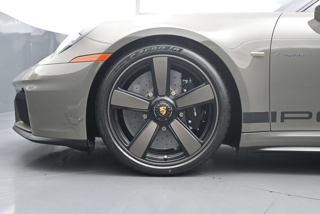 New 2026 Porsche 911 GTS RWD image 7