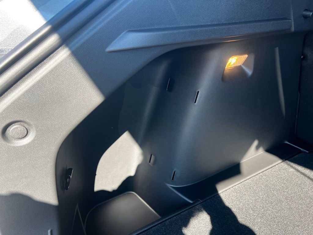 New 2026 Chevrolet Trax RS w/ Sunroof Package image 19