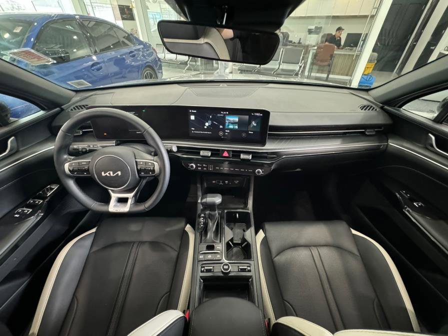 Used 2025 Kia K5 GT-Line image 24