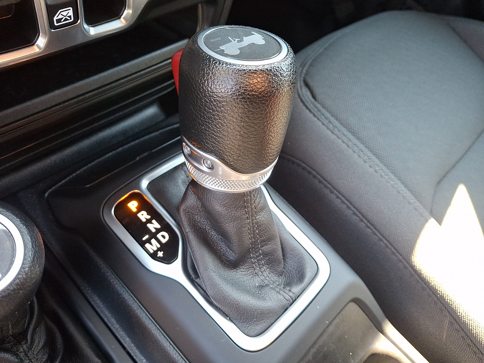 Used 2021 Jeep Wrangler 4WD Unlimited Sport image 14
