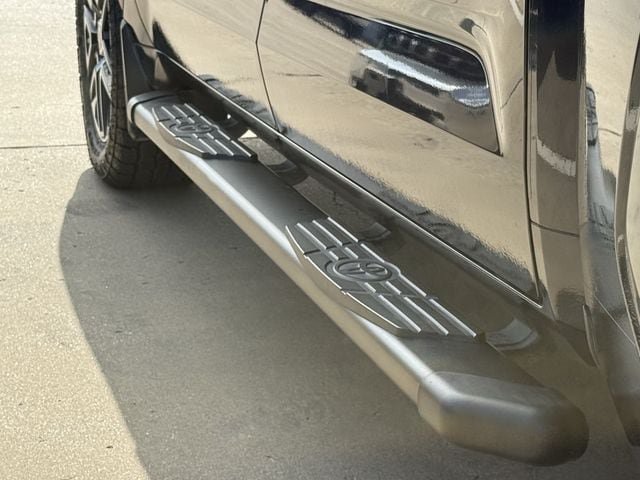 Used 2024 Toyota Tundra Limited AWD/4WD image 9