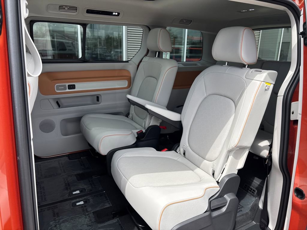 New 2025 Volkswagen ID. Buzz Pro S Plus AWD/4WD image 24