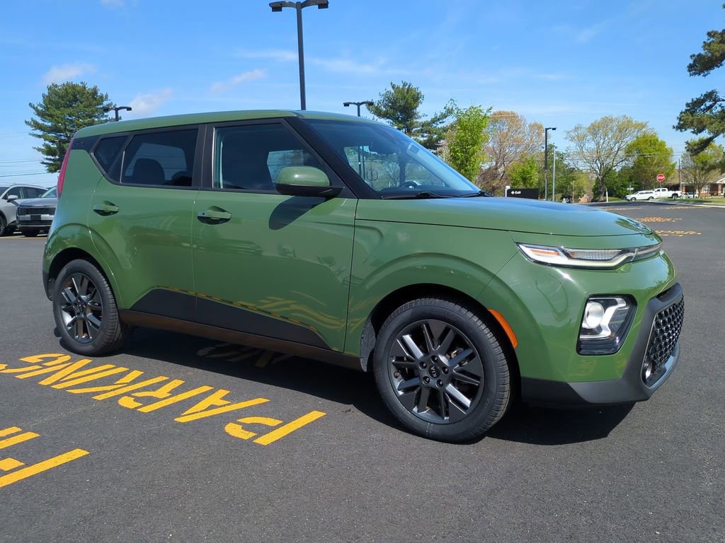 Used 2020 Kia Soul EX image 2