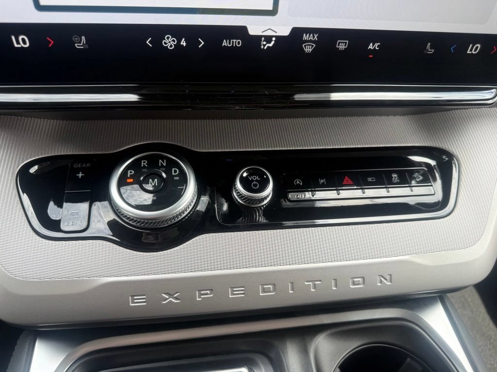 New 2026 Ford Expedition Active AWD/4WD image 23