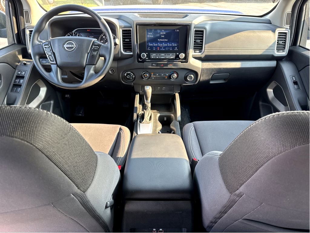 Used 2024 Nissan Frontier SV image 13