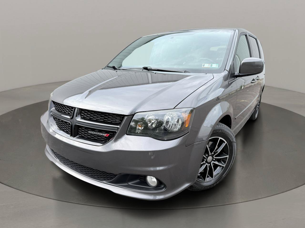 Used 2017 Dodge Grand Caravan SXT w/ Driver Convenience Group FWD image 30