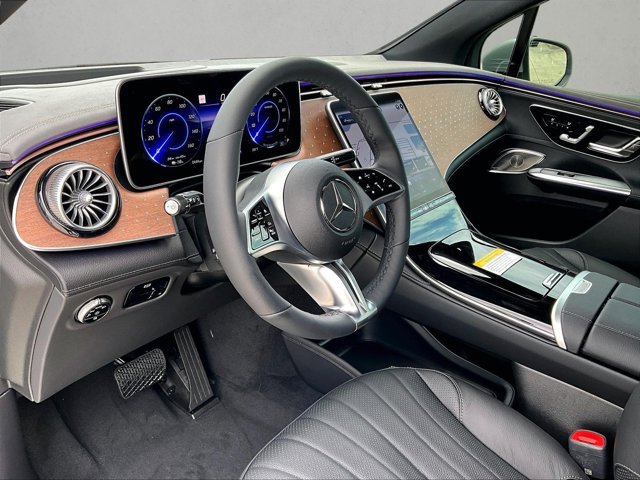 New 2026 Mercedes-Benz EQE 320 4MATIC SUV image 8