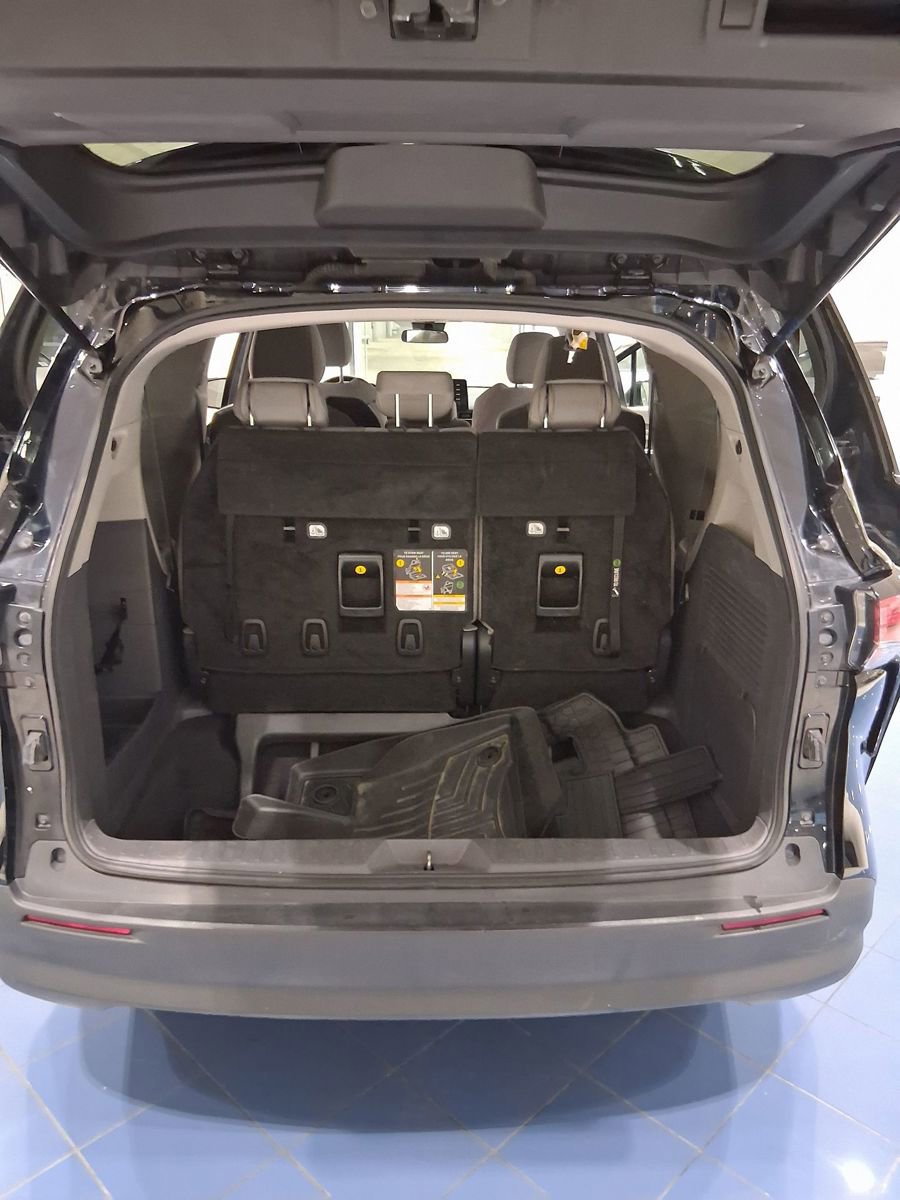 Used 2022 Toyota Sienna LE image 12
