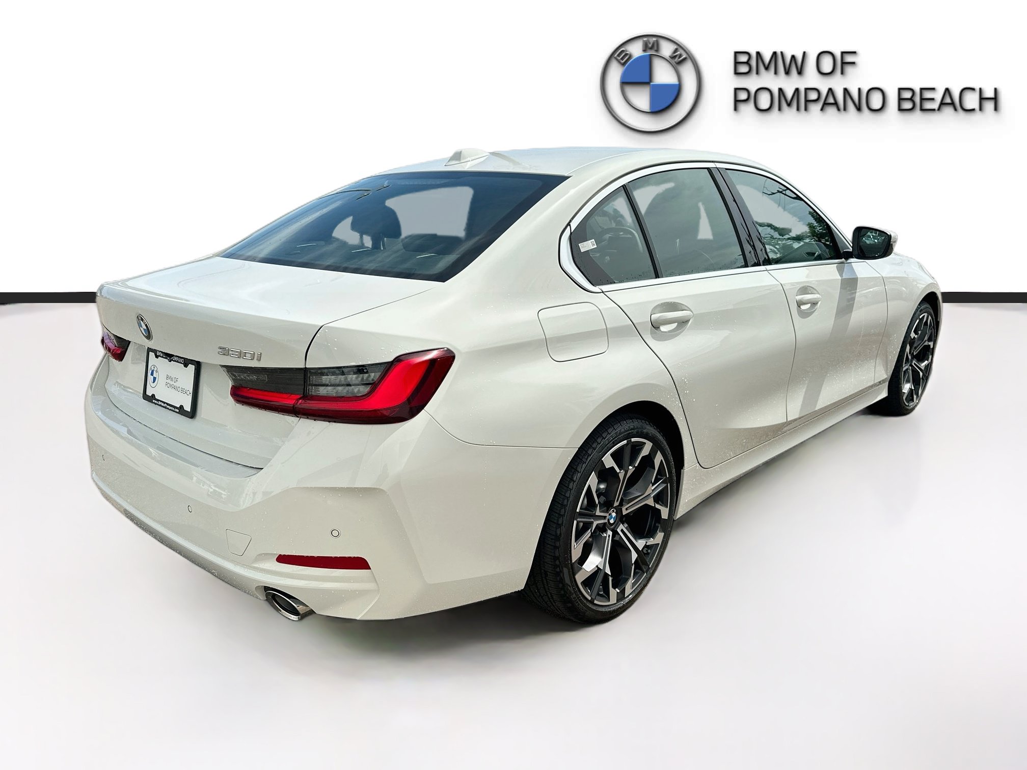 New 2026 BMW 330i Sedan w/ Convenience Package RWD image 7