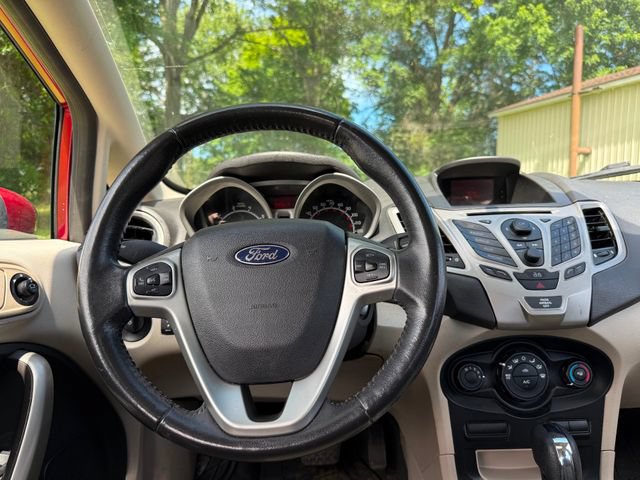 Used 2013 Ford Fiesta SE FWD image 9