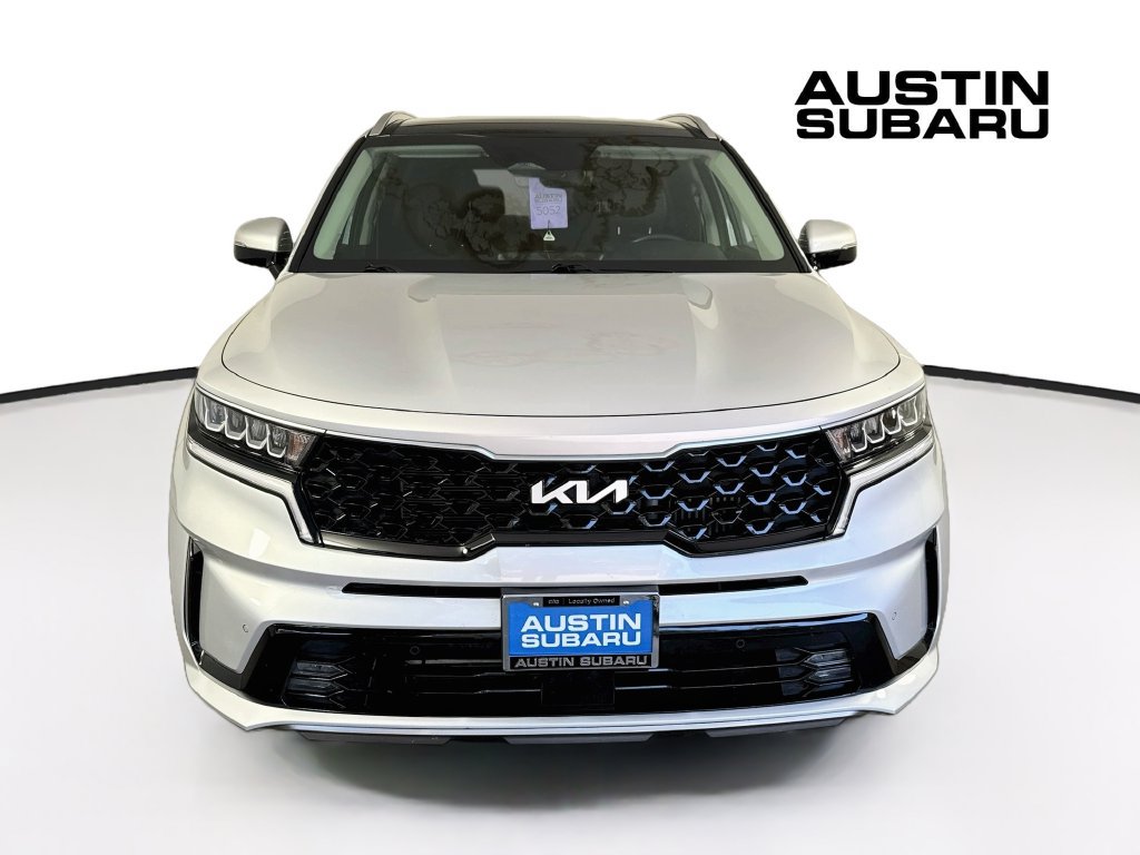 Used 2022 Kia Sorento EX w/ Panoramic Sunroof Package FWD image 2