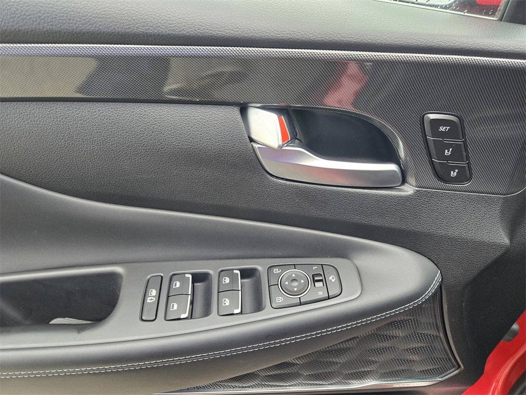 Used 2023 Hyundai Santa Fe Limited w/ Cargo Package image 18