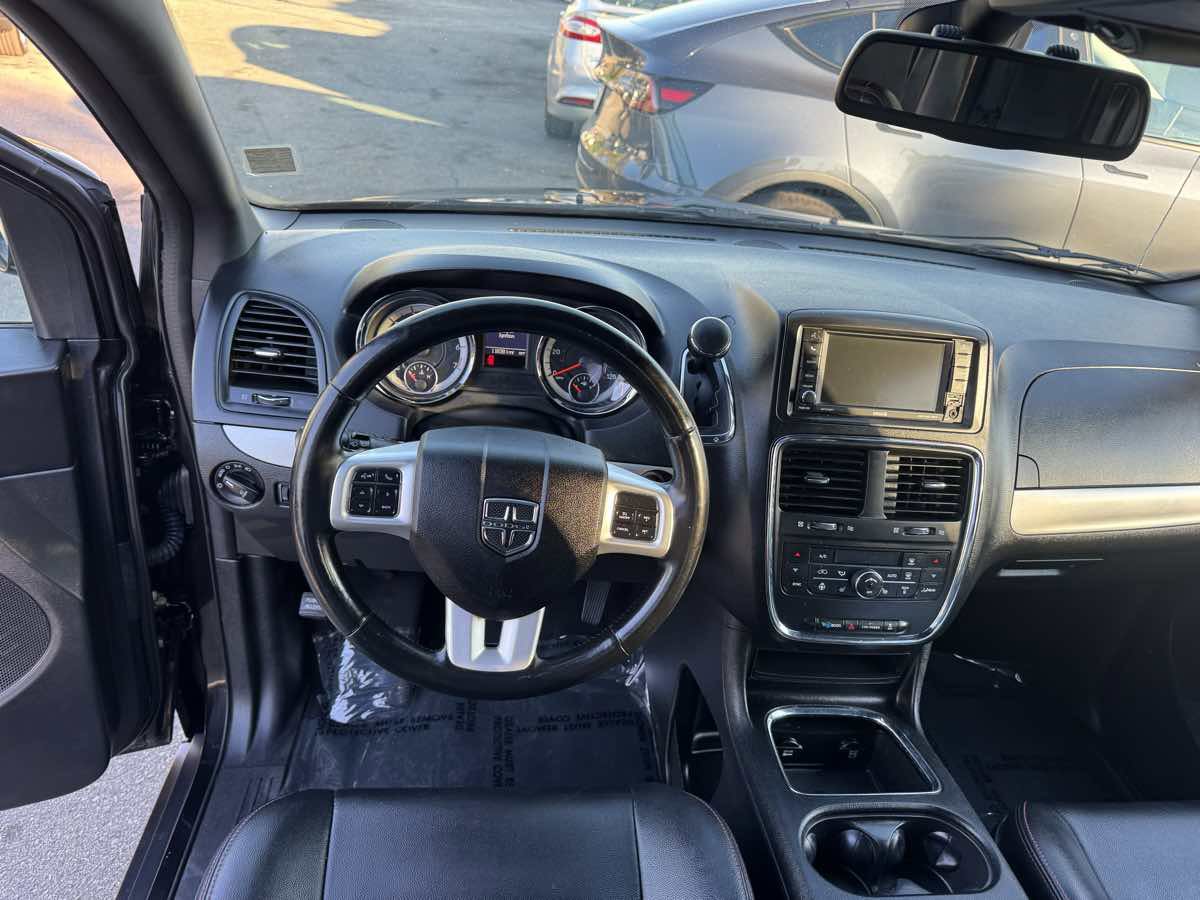 Used 2019 Dodge Grand Caravan GT image 17