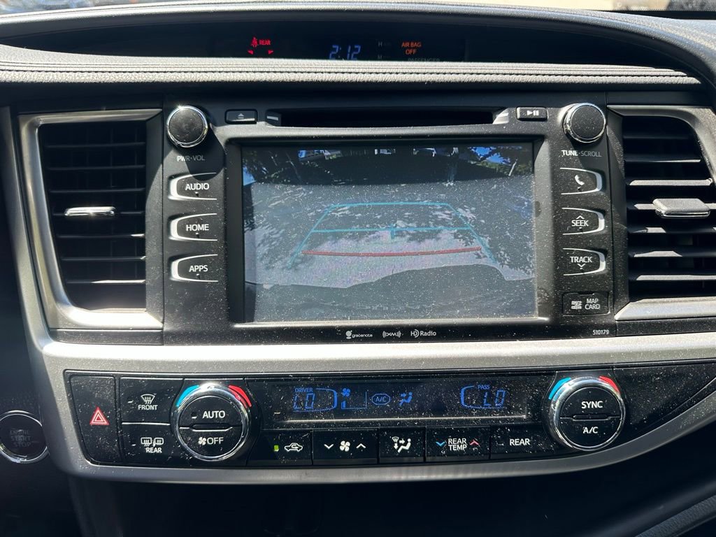 Used 2017 Toyota Highlander SE FWD image 13