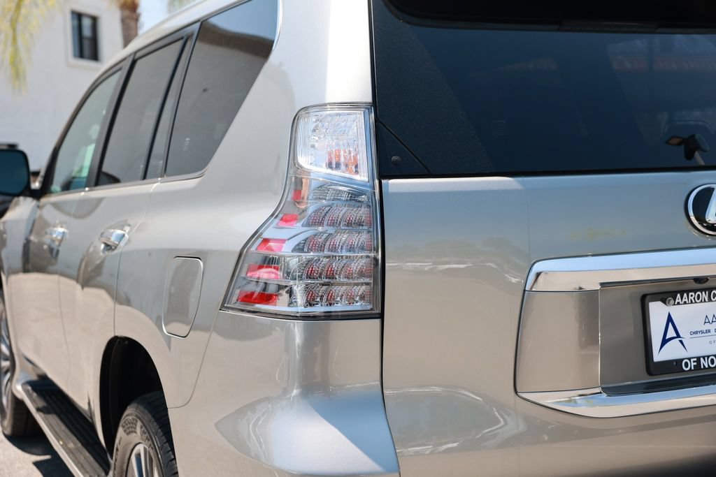 Used 2023 Lexus GX 460 Luxury w/ Off Road Package AWD/4WD image 13