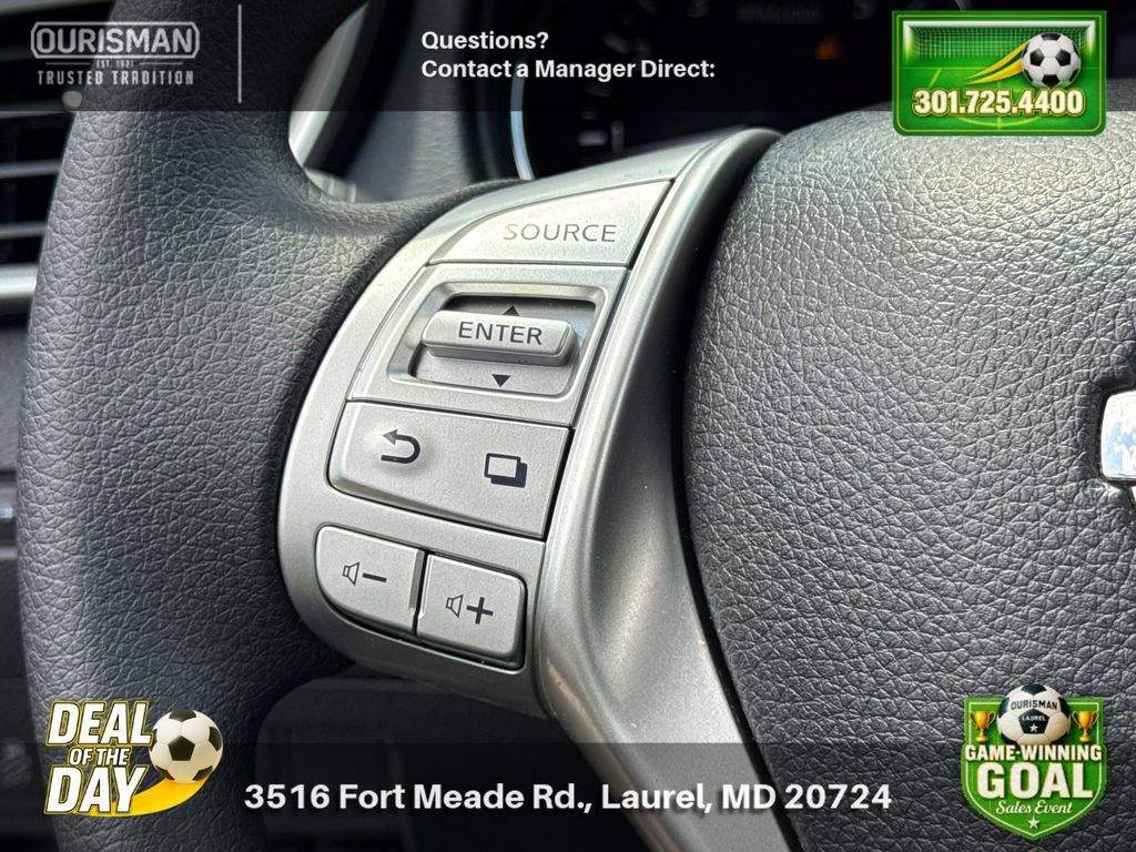 Used 2016 Nissan Rogue S w/ Appearance Package AWD/4WD image 22