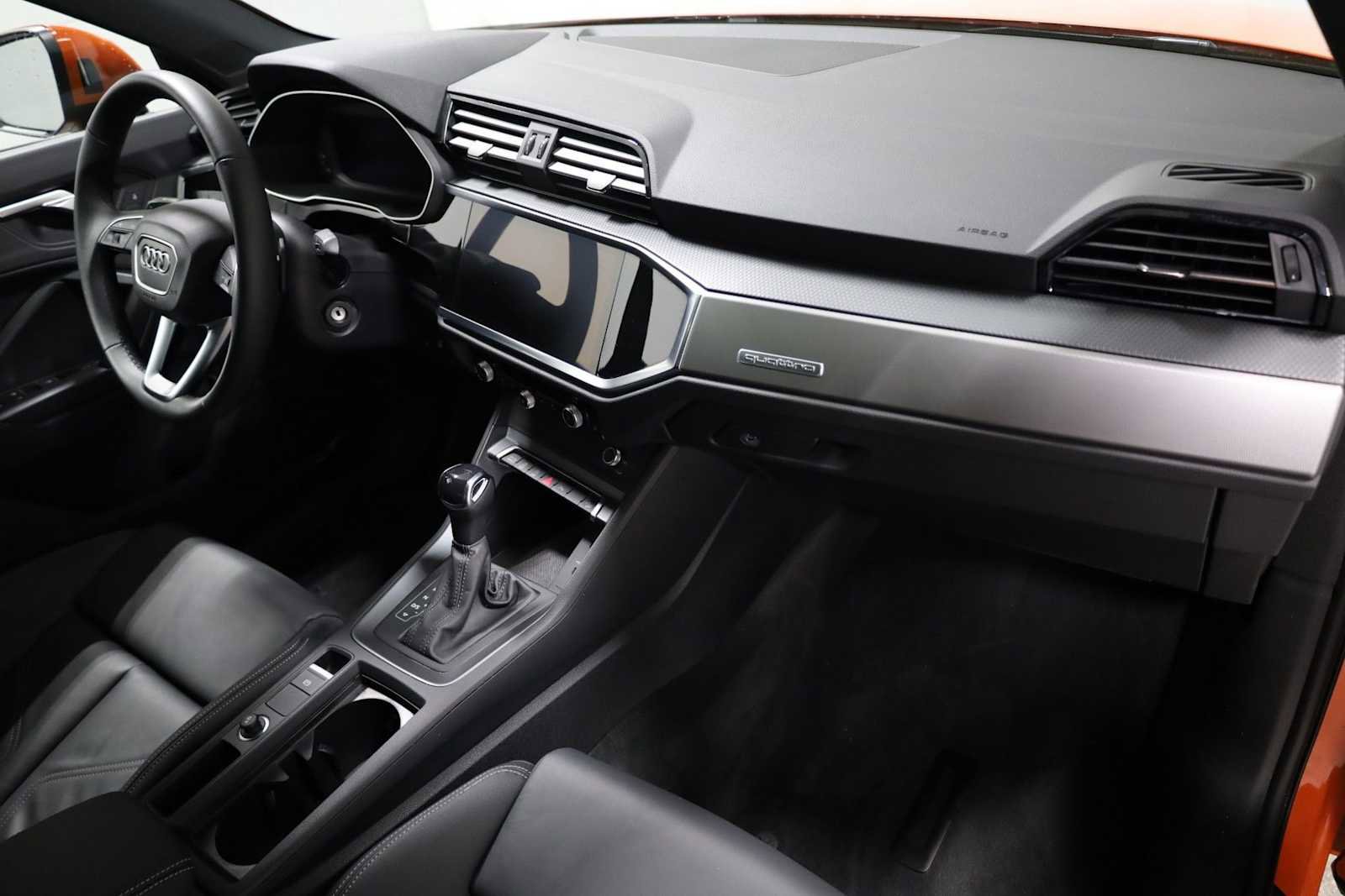 Certified 2025 Audi Q3 2.0T Premium w/ Black Optic Sport Package image 6