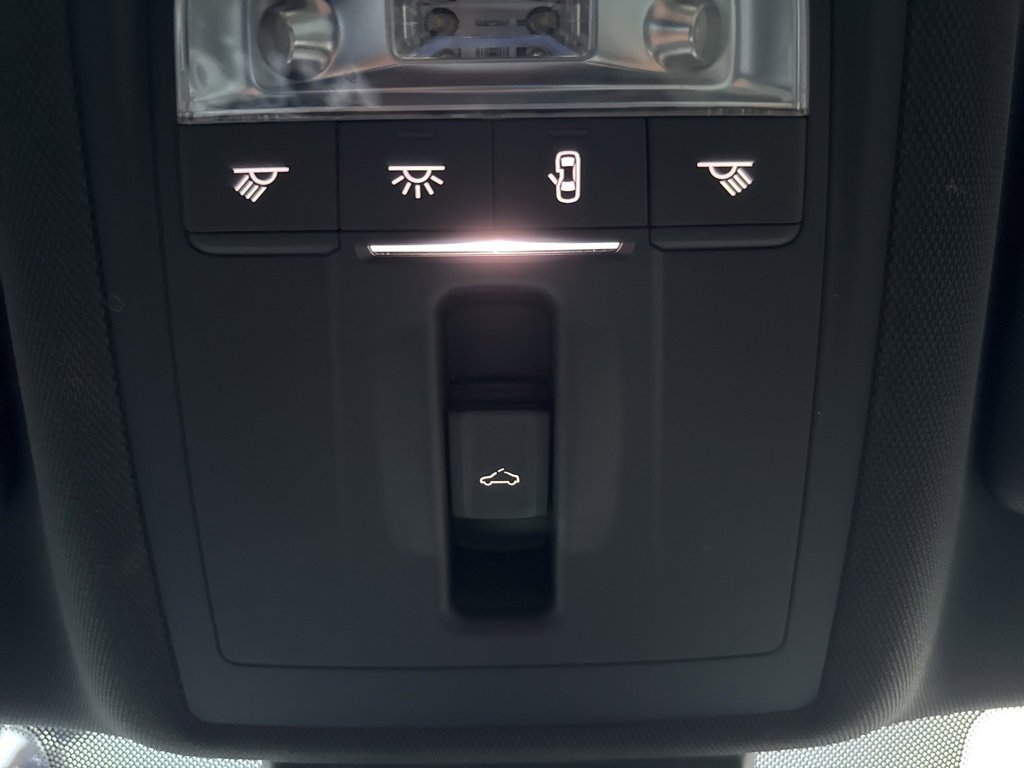 Used 2017 Audi A3 e-tron Prestige image 42