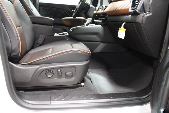 New 2026 GMC Canyon AT4 w/ Technology Plus Package AWD/4WD image 27