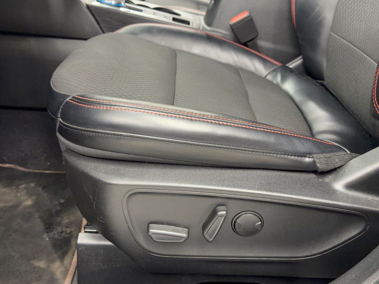 Used 2023 Ford Escape ST-Line Select w/ Tech Pack #2 AWD/4WD image 16