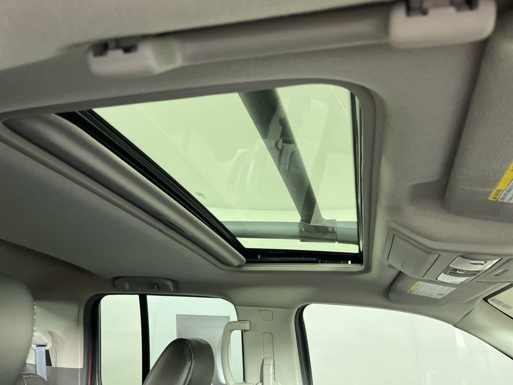 Used 2020 Nissan Frontier PRO-4X image 6