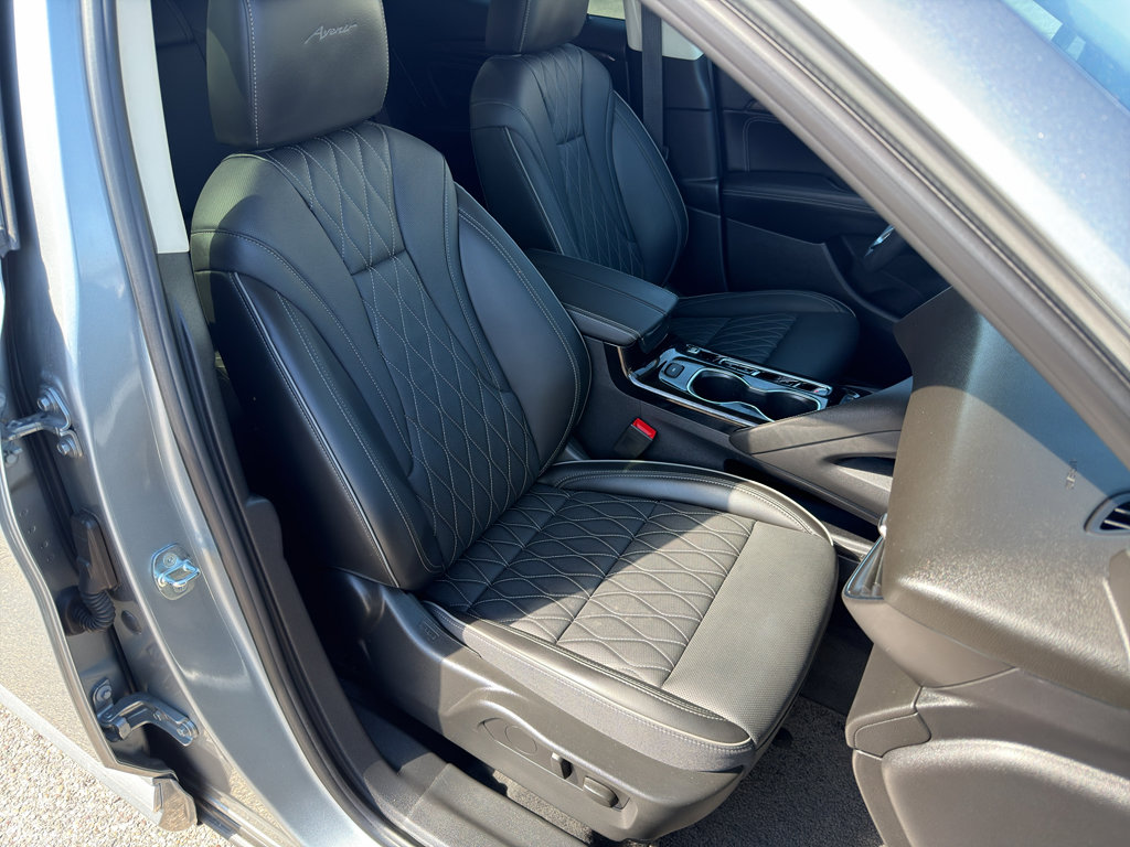 Used 2023 Buick Envision Avenir image 26